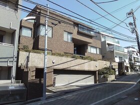 Open House Architect buys apartment building in Jingumae, Shibuya-ku