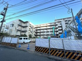 Properst developing apartment building in Okubo, Shinjuku-ku