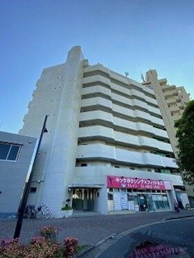 Toshima-ku apartment building sold