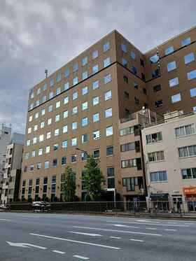 Hopes concentrating offices in Hulic Tsukiji East Building