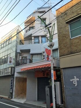 Apartment building in Setagaya-ku sold after renovations