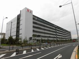 Uniqlo-specific logistics REIT targets Y200bn AUM