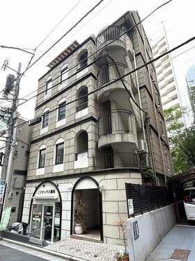 Kojimachi building changes hands 