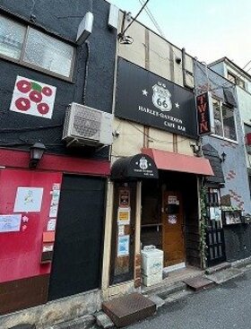 Shinjuku retail building changes hands