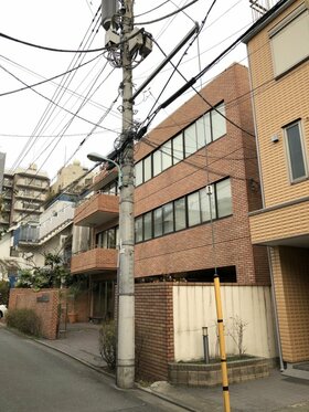 Yoyogi, Shibuya-ku office building changes hands