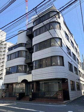 Office building near Tokyo Medical University in Shinjuku sold