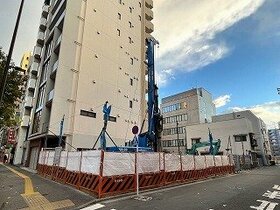 Atrium developing apartment building in Ueno vicinity