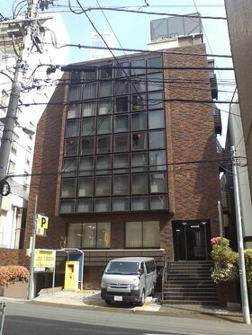 Yoyogi office building changes hands
