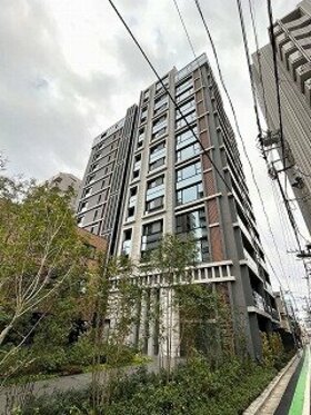 Sumitomo and Sanei Architecture sell apartment building in Shinjuku-ku