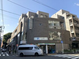 Mixed-use building facing Aoyama Gakuin University traded