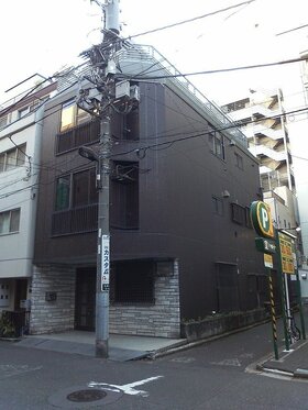 Bush Clofied renovating Soto-Kanda house into rental apartment