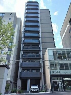 Global Link Management sells two rental apartment buildings