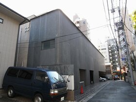 Apparel Company Wins Bid for Aoyama Office Building