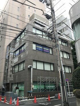Antique dealer purchases office and retail building in Shiba-Daimon, Minato-ku