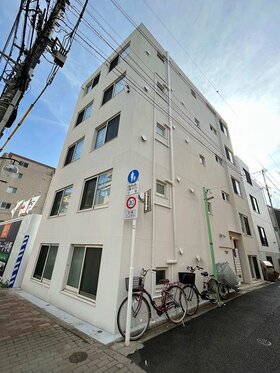 Az Kikaku Sekkei flips Nakano-ku apartment building