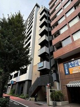 Azabu building changes hands