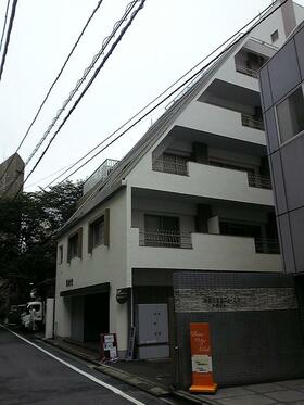 Mixed-use building near Yotsuya Station sold