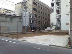 Two adjacent buildings in Aoyama traded