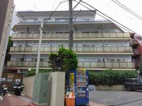 Jingumae apartment building sold