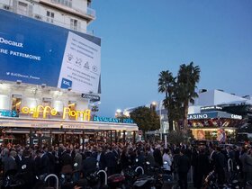 MIPIM: Anxiety covers temporal stable status with consecutive political events