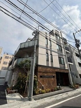 Shinjuku-ku apartment building changes hands