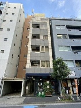 Shimbashi office and retail building changes hands