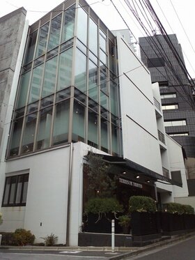 RE arm of electronics manufacturer acquires retail building in Aoyama