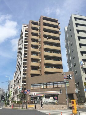 Floors in Sugamo, Toshima-ku building sold to Singaporean investor