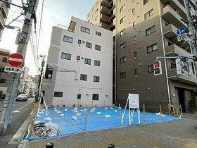 Atrium developing rental apartment building in Moto-Asakusa