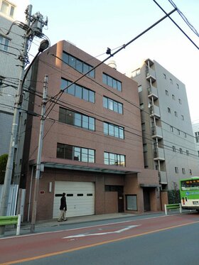 Quraz converts vacant building in Shirokane, Minato-ku into self-storage