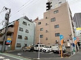 Atrium developing studio apartment building in Ikebukuro