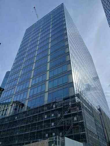 Quo Card moving into wooden high-rise building in Nihombashi