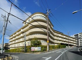 Daiwa Securities listing Japan's first healthcare REIT