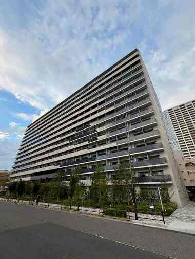 Daiwa House sells Ariake apartment building and retail facility