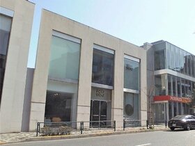 Aoyama retail facility changes hands