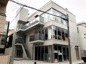 New Nishi-Azabu retail building changes hands