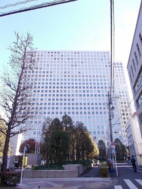 Narasaki Sangyo leasing 1,000 tsubos in Hakozaki building