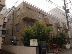 Gift item manufacturer acquires building in Aoyama