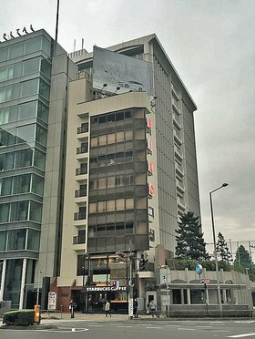 Tokyo Metro acquires at Aoyama-Itchome crossing