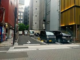 Land in Ginza 8-chome sold by two companies