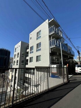 Housing developer sells Ushigome-Yanagicho apartment building