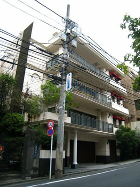 Apartment opposite Embassy in Nishi-Azabu Sold