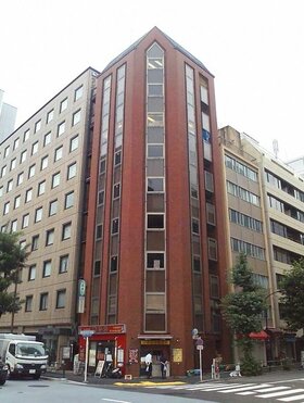 Shinbashi retail building changes hands