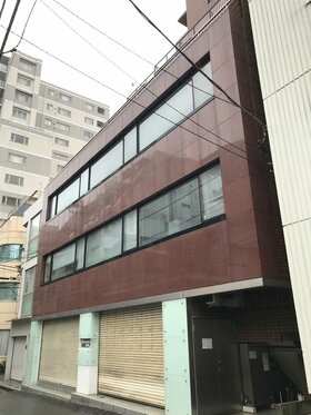 Office building in Gotanda traded