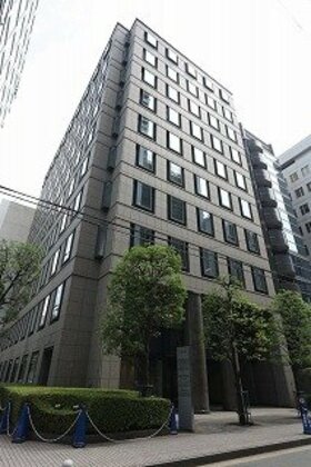 Osaka Hommachi office building sold